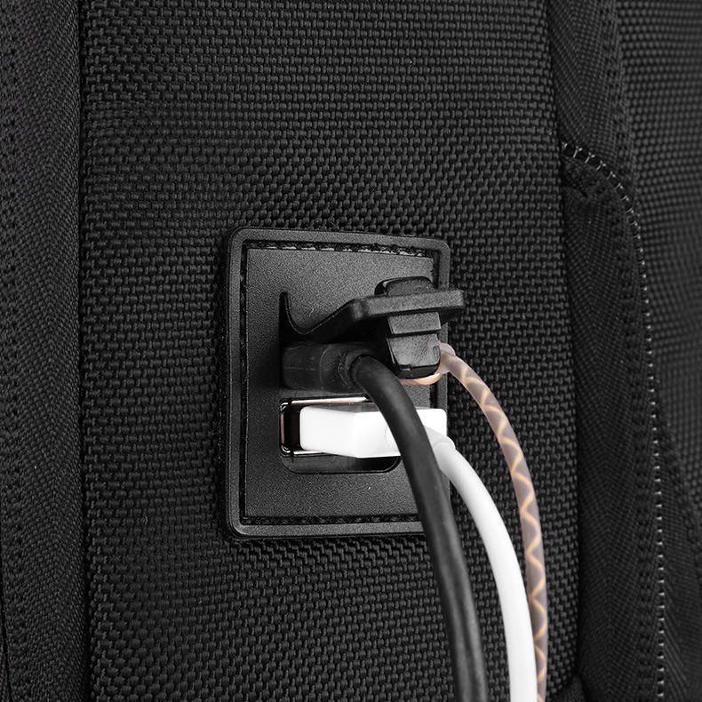 Miesten Suurikapasiteettinen Rento Reppu Usb-latausportilla Ja Ääniportilla