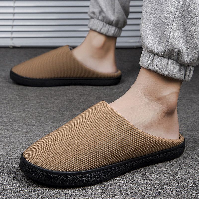 Miesten Pure Color Pyöreä Toe Liukumattomat Lämpimät Slip-on Kotitossut