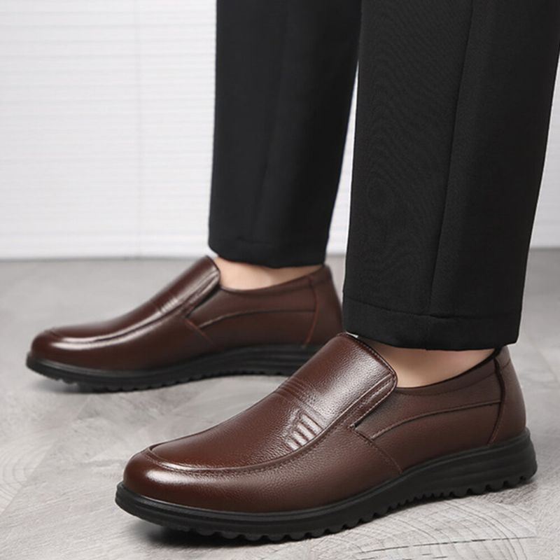Miesten Pyöreä Toe Comfort Slip On Business Casual Loafers Puuvillakengät