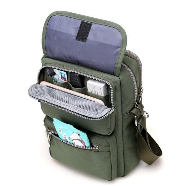 Naisten Nailoninen Matkapassilaukku Crossbody Matkalaukku Hyödyllinen Olkalaukku