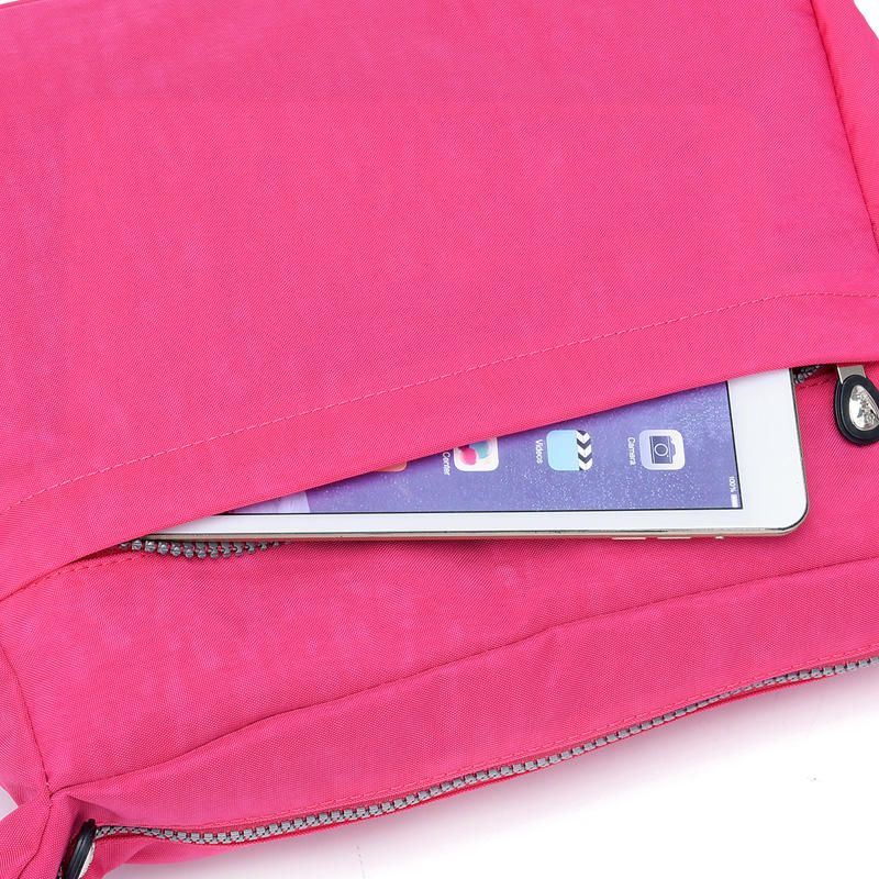 Naisten Vapaa-ajan Nailoninen Kiinteä Crossbody Laukku Vedenpitävä Laukku