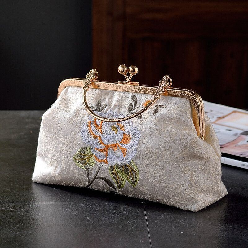 Naisten Tyylikäs Kiinalaistyylinen Kukkakuvioinen Brodeerattu Käsilaukku Hieno Laitteistomuotoilu Hieno Kangas Cheongsam Clutch Laukku