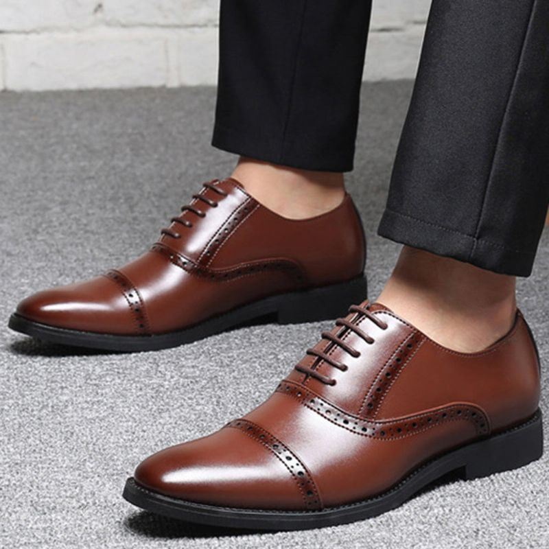 Miesten Brogue Carved Casual Business Oxfords -mekkokengät