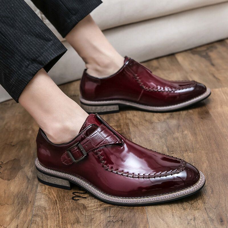 Miesten Lyhyt Teräväkärkinen Tikkaus Loafers Mekko Kengät