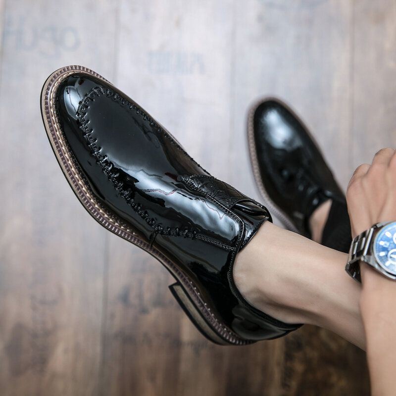 Miesten Lyhyt Teräväkärkinen Tikkaus Loafers Mekko Kengät