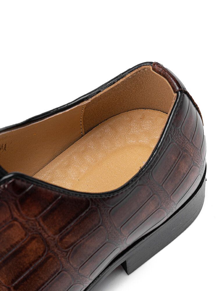 Miesten Nahka Pehmeä Pohja Teräväkärkinen Krokotiilikuvioinen Slip On Vapaa-ajan Mekkokengät